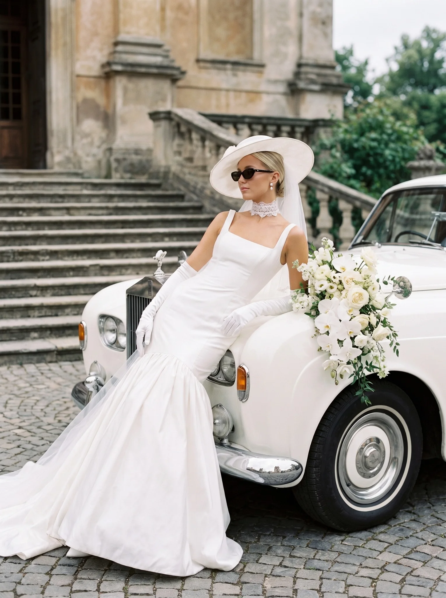 Look 04 La Cavaliera drop waist wedding gown with hat